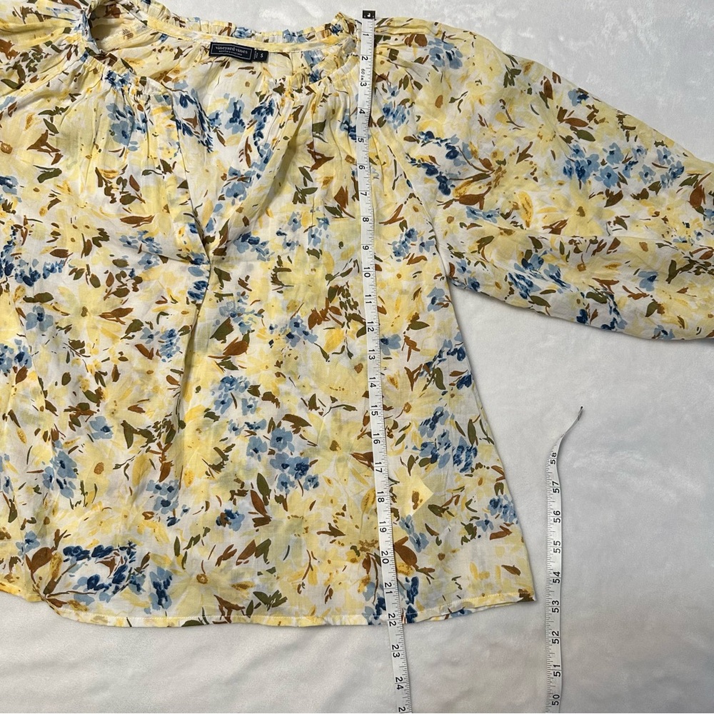 Vineyard Vines Martha’s Vineyard Floral Ruffle V-Neck Blouse — Size S - Picture 6 of 10